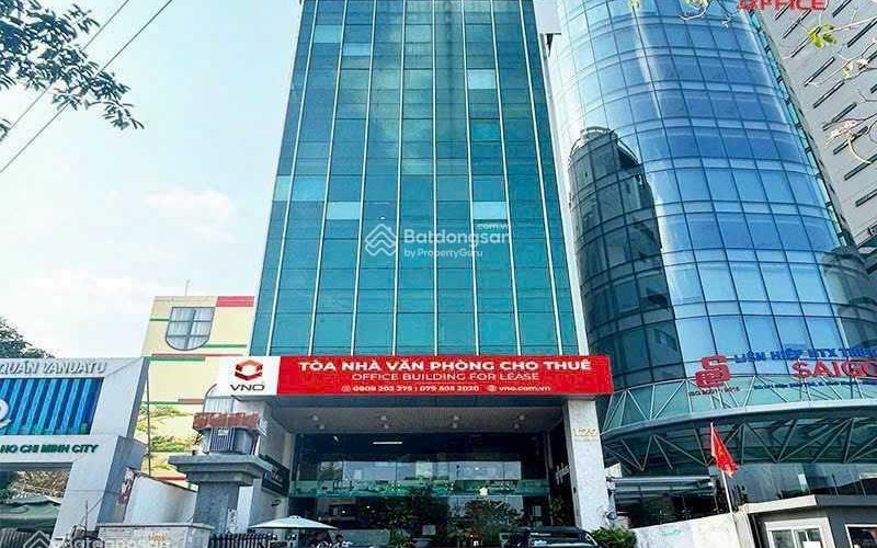 Bán nhà Bạch Mã, Q.10. DT: 14m x 25m. KC: 2 tầng. Tiện xây mới. Giá: 60 tỷ