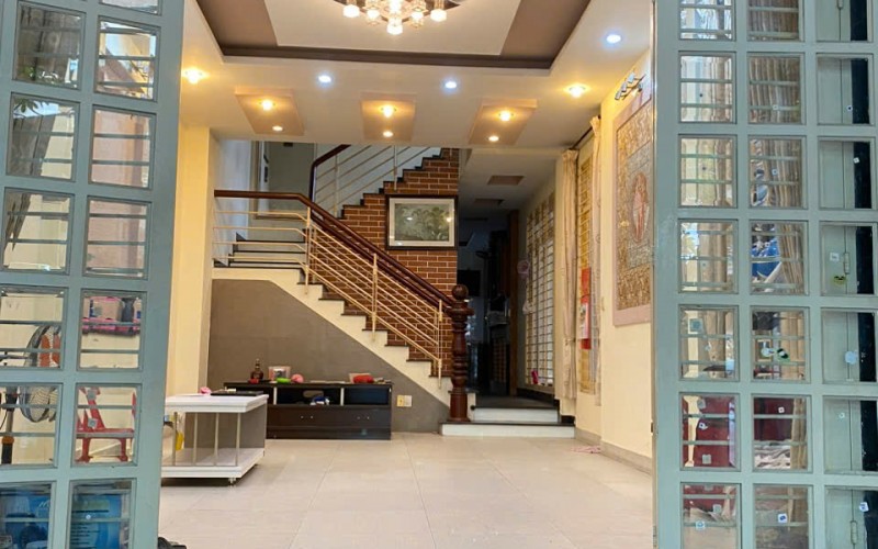 BÁN NHÀ HẺM 107/.. PHẠM VĂN HAI, TÂN BÌNH - DT: 5X23M - CN: 135M2 - 3 TẦNG - GIÁ 18,9 TỶ