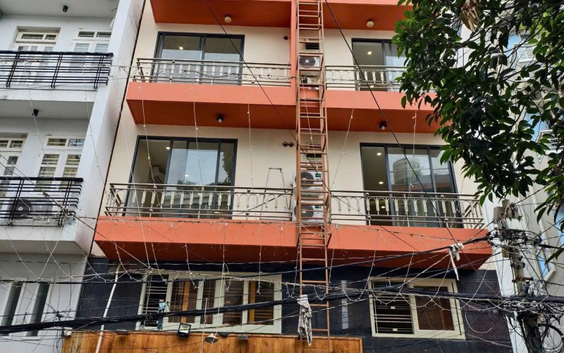 BÁN NHÀ HXH CÁCH MẠNG THÁNG TÁM, Q3 - DT: 6,8X18M - CN: 130M2 - 7 TẦNG - HĐT: 125TR/TH - 35 TỶ