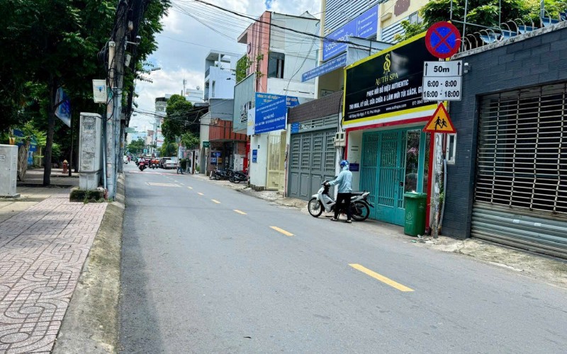 BÁN NHÀ  MT ĐẶNG VĂN NGỮ, TÂN BÌNH - DT: 4,6X24M - CN: 110M2 - HĐT: 55 TR/TH - GIÁ 28 TỶ