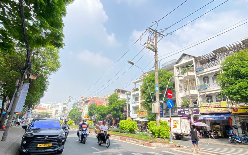 BÁN NHÀ MT NGAY HOÀNG HOA THÁM SÁT BÊN NHÀ GA T3,Q. TÂN BÌNH - 7,3x21m -4 TẦNG - GIÁ 26 TỶ