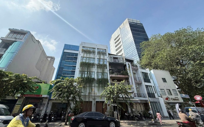 BÁN TÒA NHÀ CHDV 15P HẺM VIP CỬU LONG, TÂN BÌNH - DT: 10X20M - CN: 195M2 - HẦM 7 TÀNG - HĐT: 170TR/TH - GIÁ: 50 TỶ