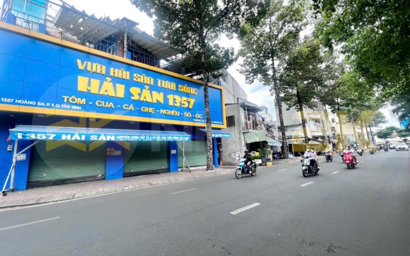 Bề ngang lớn - Bán nhà Góc 2Mặt Tiền Hoàng Sa P.5 Quận Tân Bình. 15m x 7m. 3 Tầng. Giá 20 Tỷ thương lượng