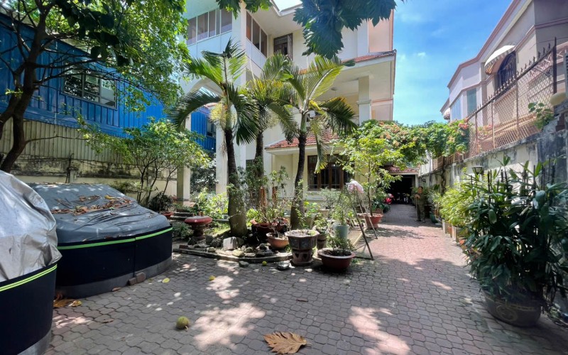 Biệt Thự Khu 64 Phổ Quang, P2, Tân Bình, 15m x 30m, 3 Tầng, Sân Vườn. full nội thất.