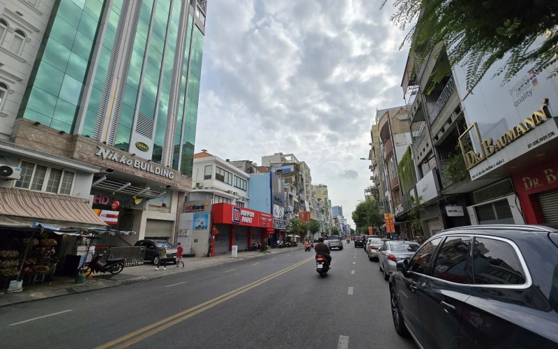 ĐẲNG CẤP ! Bán Toà Nhà Mặt Tiền Võ Văn Tần Quận 3. 13m x18m. Hầm 11 Tầng. HĐT 230tr/th. Giá 230 Tỷ