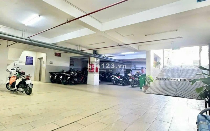 Gia đình đang vay bank cần bán rất gấp nhà ngay MT Điện Biên Phủ 25x25m, chỉ 85tỷ tin thật 100%