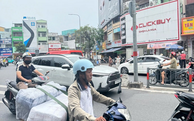 Hàng Hiếm ! Bán Nhà Mặt Tiền Hoàng Văn Thụ P.2 Quận Tân Bình. 4,7m x 17m nở hậu 7,3m. 5 Tầng. HĐT 84tr/th. Giá 35 Tỷ thương lượng