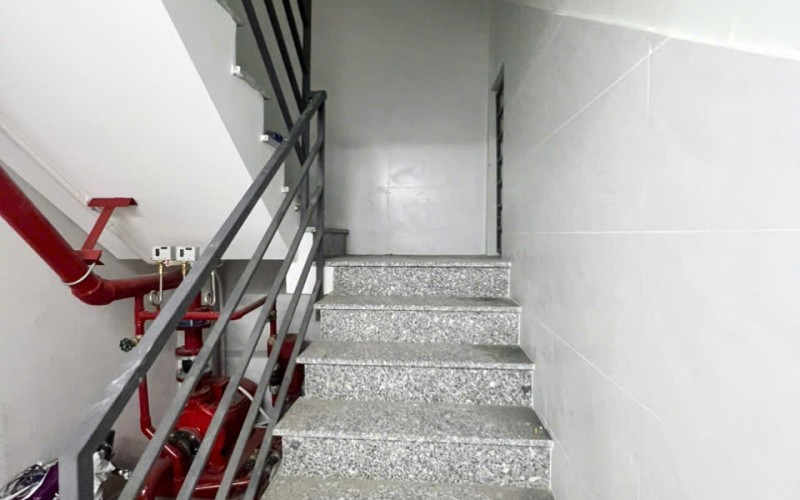 Ngộp bank góc 2 MT Tân Hương 9 x 20m 6 tầng HĐT: 100tr/th giá chỉ 3X tỷ