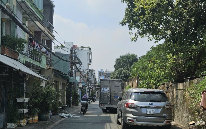 PHÙ HỢP CHO KHÁCH XÂY ! Bán nhà 2 MẶT HẺM RỘNG ngay Âu Cơ Quận Tân Phú. 6,3m x 21,5 nở hậu . CTXD Hầm 6 Tầng. Giá 17 Tỷ