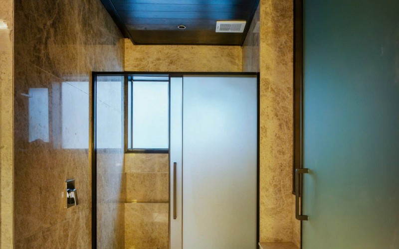 Quá Đẳng Cấp ! Bán nhà Mặt Tiền Lê Văn Huân P.13 Quận Tân Bình. 7m x 24m. Hầm 5 Tầng (Thang Máy). Giá 47 Tỷ