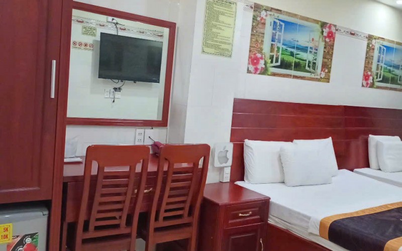 Sản Phẩm Hiếm ! Bán Toà Khách Sạn ngay khu K300 quận Tân Bình. 8m x 20m. Hầm Lửng 6 Tầng. Thu Nhập 250tr/th. Giá 52 Tỷ