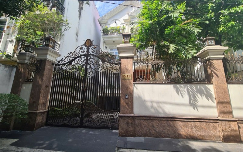 Siêu Khan Hiếm ! Bán Biệt Thự Siêu Đẹp ngay nhà Ga T3 Quận Tân Bình. 12m x 28m. Hầm 4 Tầng.  Nội Thất Cao Cấp + Sân Vườn. Giá 55 Tỷ