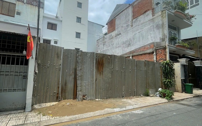 SIÊU KHUÔNG ĐẤT BỀ NGANG ĐẸP ! Bán Khuông Đất ngay nhà Ga T3 Quận Tân Bình. 11m x 17m. CTXD Hầm 6 Tầng. Giá 33 Tỷ