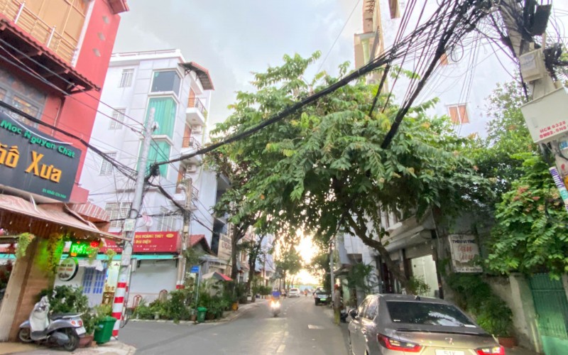 Siêu Phẩm Cực Đỉnh ! Bán nhà Mặt Tiền Sát nhà Ga T3 Quận Tân Bình . 5m x 29m. 2 Tầng. Giá 26 tỷ