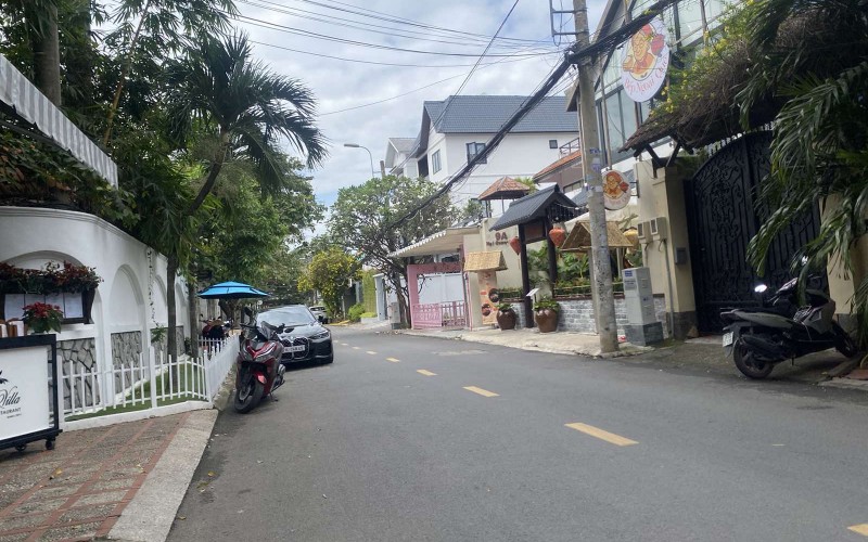 Siêu vị trí mặt tiền ngay Xuân Thủy. Đường số 54-Dt: 7,3x31m. 206m2. Giá hạ còn 47 tỷ