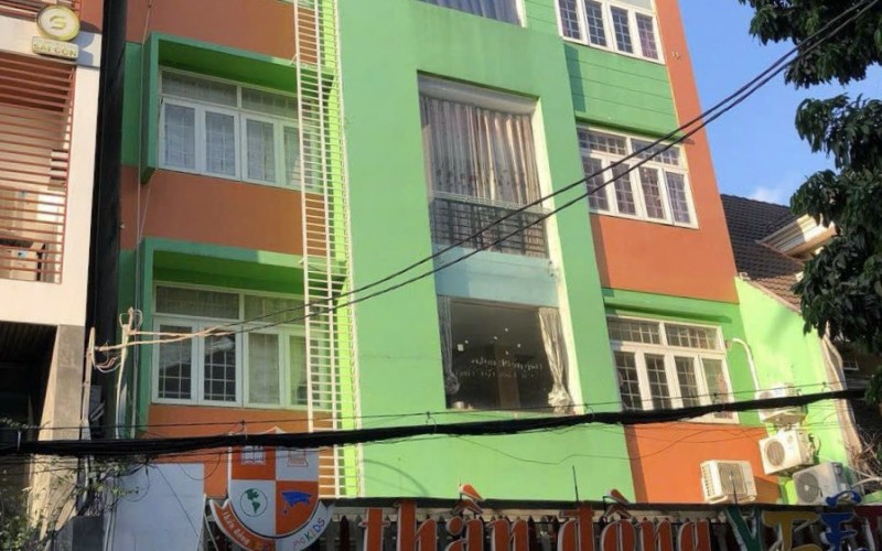 Tòa nhà mặt tiền Hát Giang. 10,75x20m. 55 tỷ