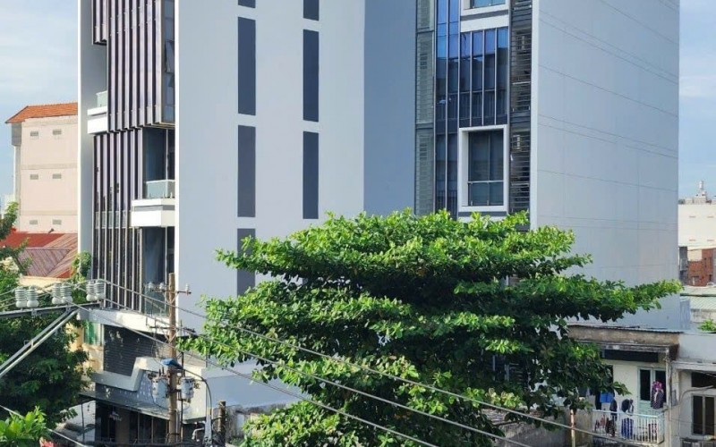 TOÀ NHÀ SIÊU ĐẲNG CẤP ! Bán Toà Nhà Mặt Tiền Huỳnh Văn Chính Quận Tân Phú. 8,4m x 26m nở hậu 12m. Hầm 7 Tầng. Giá 95 Tỷ